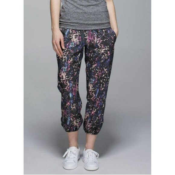 Lululemon Pants - Lululemon Om Pant Floral Sport Black Multi Sz 4 EUC